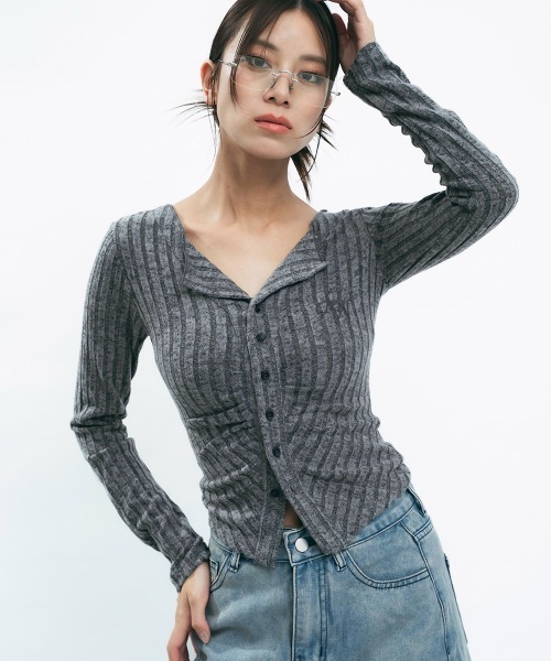 Clum(クルム)の「Light slub knit cardigan / ライトスラブニットカーディガン(カーディガン/ボレロ・レディース・ライトピンク/チャコールグレー/カーキオリーブ・MEDIUM/SMALL)」の4枚目の写真
