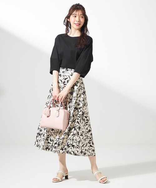 ANY SIS(エニィスィス)の「スーピマスムース クロップド Tシャツ(Tシャツ/カットソー・レディース・アイボリー系/レッド系/ホワイト系1/ライトイエロー系/グリーン系/ダルブルー系/グレー系1/ブラック系・2)」の16枚目の写真