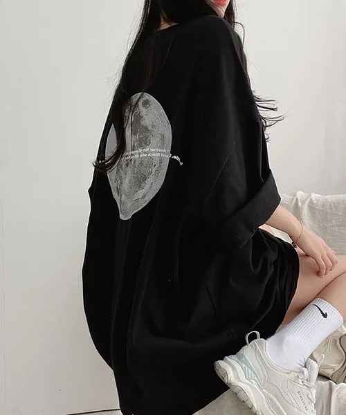 NinaetLina(ニナエリナ)の「フルムーンプリントオーバーサイズTシャツ(Tシャツ/カットソー・レディース・ホワイト/ブラック/ブルー/チャコールグレー・FREE)」の10枚目の写真