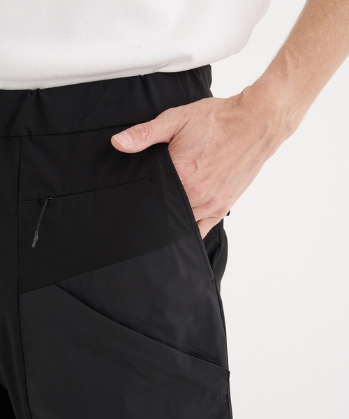 WHITE MOUNTAINEERING(ホワイトマウンテニアリング)の「【White Mountaineering / ホワイトマウンテニアリング】別注 STRETCHED HYBRID SHORT PANTS(その他パンツ・メンズ・ブラック・0/1/2/3)」の10枚目の写真