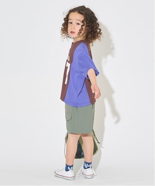 b・ROOM(ビールーム)の「【カイテキ天竺】バイカラービッグTシャツ【子供服】【キッズ】【男の子】【女の子】(Tシャツ/カットソー・キッズ・ホワイト系その他/パープル系その他/ダークブラウン/ターコイズブルー・140cm/120cm/150cm/100cm/110cm/130cm)」の22枚目の写真
