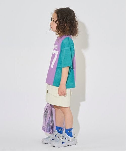 b・ROOM(ビールーム)の「【カイテキ天竺】バイカラービッグTシャツ【子供服】【キッズ】【男の子】【女の子】(Tシャツ/カットソー・キッズ・ホワイト系その他/パープル系その他/ダークブラウン/ターコイズブルー・140cm/120cm/150cm/100cm/110cm/130cm)」の8枚目の写真