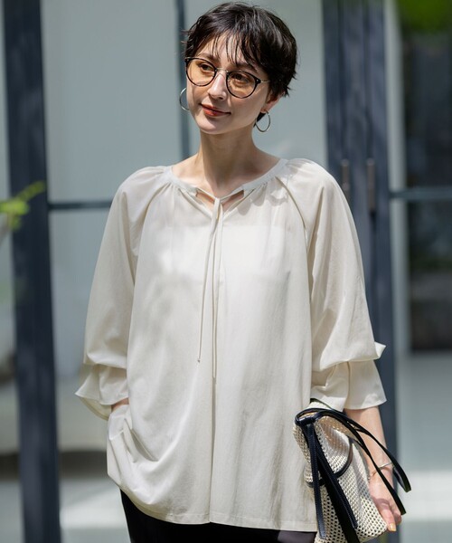 23区(ニジュウサンク)の「【洗える】クリアトリコットジャージー ギャザーデザイン カットソー(Tシャツ/カットソー・レディース・ベージュ系/ダークグリーン系/ブラック系・38)」の4枚目の写真