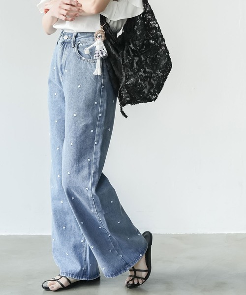 mili an deni(ミリアンデニ)の「ハート刺繍デニムパンツ(デニムパンツ・レディース・ブルー・L/M)」の4枚目の写真