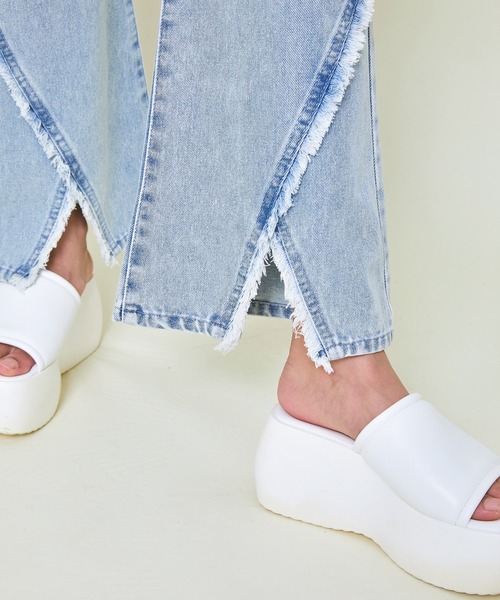 GORGE(ゴージ)の「《斜めフリンジ×美脚フレア》レディース デニムパンツ 個性派アクセント 春夏秋冬(その他パンツ・レディース・ブラック/ライトブルー・F)」の13枚目の写真