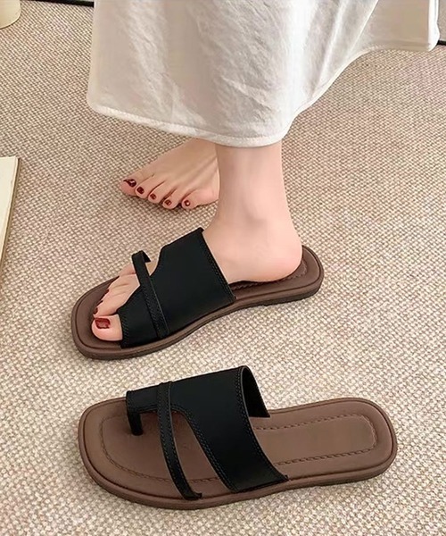 shopnikoniko(ショップニコニコ)の「サムリング サンダル フラット トングサンダル PVC フラットソール アシメサンダル(サンダル・レディース・ブラウン/ブラック/ホワイト・L/M/S)」の7枚目の写真