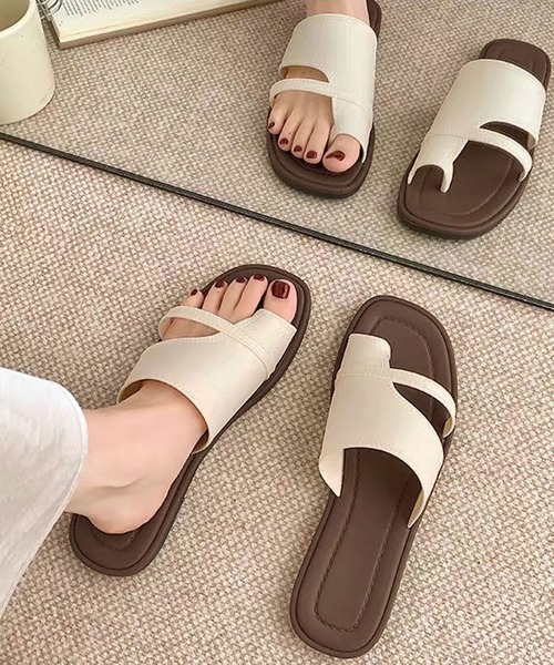 shopnikoniko(ショップニコニコ)の「サムリング サンダル フラット トングサンダル PVC フラットソール アシメサンダル(サンダル・レディース・ブラウン/ブラック/ホワイト・L/M/S)」の9枚目の写真