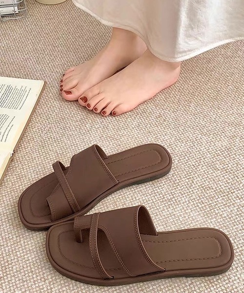 shopnikoniko(ショップニコニコ)の「サムリング サンダル フラット トングサンダル PVC フラットソール アシメサンダル(サンダル・レディース・ブラウン/ブラック/ホワイト・L/M/S)」の16枚目の写真
