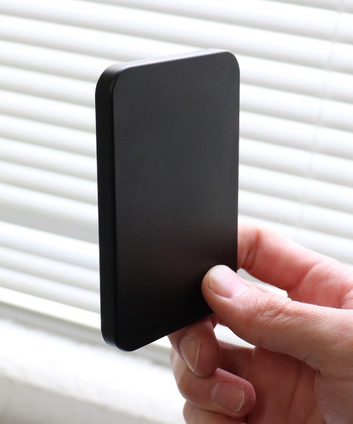 MaGdget(マジェット)の「〈MaGdget/マジェット〉MaGdget Battery 5000mAh Qi2/マジェット バッテリー モバイルバッテリー(スマホグッズ・メンズ・ブラック/シルバー・ONE SIZE)」の14枚目の写真