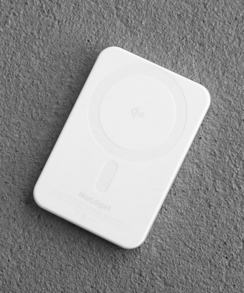 MaGdget(マジェット)の「〈MaGdget/マジェット〉MaGdget Battery 5000mAh Qi2/マジェット バッテリー モバイルバッテリー(スマホグッズ・メンズ・ブラック/シルバー・ONE SIZE)」の22枚目の写真