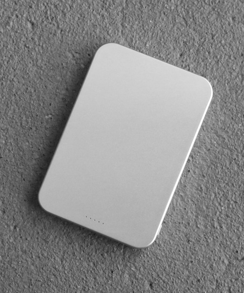 MaGdget(マジェット)の「〈MaGdget/マジェット〉MaGdget Battery 5000mAh Qi2/マジェット バッテリー モバイルバッテリー(スマホグッズ・メンズ・ブラック/シルバー・ONE SIZE)」の21枚目の写真