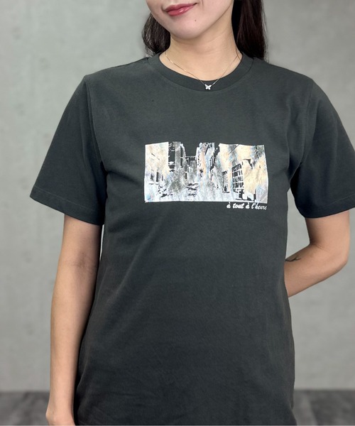Per sist ence(パーシエンス)の「天竺箔プリントTシャツ(Tシャツ/カットソー・レディース・オフホワイト/チャコールグレー/ブラック・ONE SIZE)」の6枚目の写真