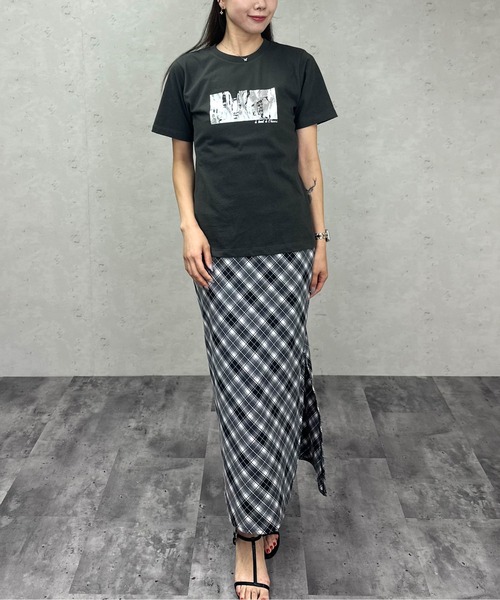Per sist ence(パーシエンス)の「天竺箔プリントTシャツ(Tシャツ/カットソー・レディース・オフホワイト/チャコールグレー/ブラック・ONE SIZE)」の11枚目の写真