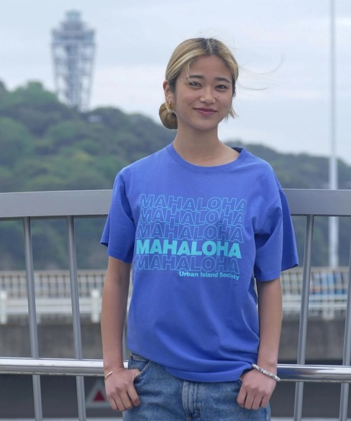 URBAN ISLAND SOCIETY(アーバンアイランドソサエティ)の「【URBAN ISLAND SOCIETY/アーバンアイランドソサエティ】MAHALOHA S/S TEE / マハロハデザインプリント半袖T-シャツ(Tシャツ/カットソー・メンズ・ホワイト/ブラック/ブルー・SMALL/MEDIUM/LARGE/X-LARGE)」の3枚目の写真