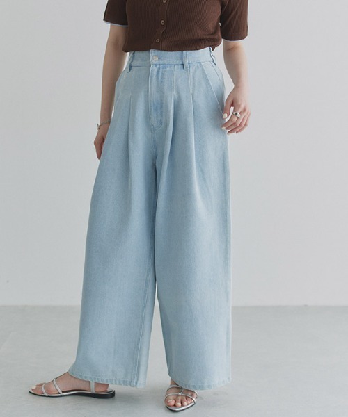 ECLAM(クラム)の「タック ワイド ハイウエスト デニム パンツ(デニムパンツ・レディース・インディゴブルー/ブルー系その他/ブルー・FREE)」の9枚目の写真