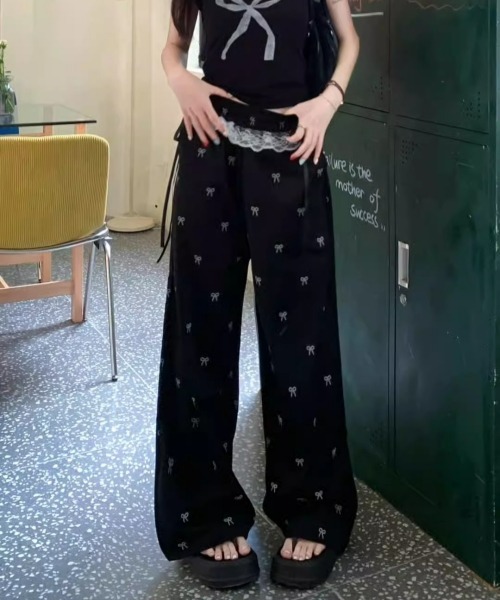 gossip!ロサンゼルス(ゴシップロサンゼルス)の「【Y2Kガーリー】レース×リボンストレートパンツ(スウェットパンツ・レディース・オフホワイト/ブラック・FREE)」の19枚目の写真