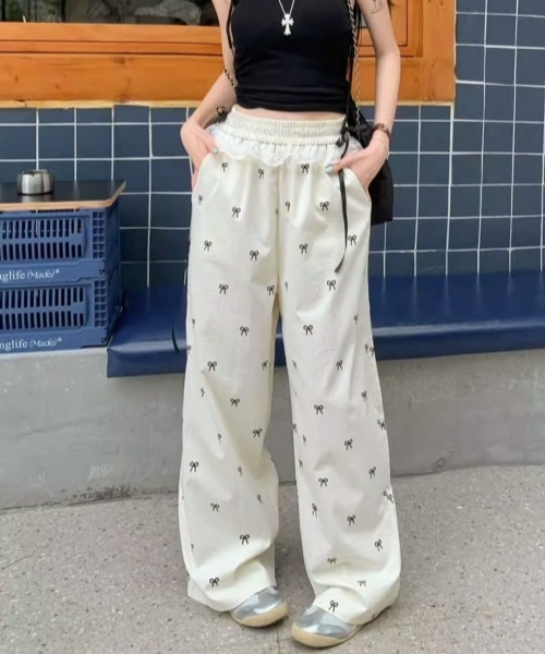 gossip!ロサンゼルス(ゴシップロサンゼルス)の「【Y2Kガーリー】レース×リボンストレートパンツ(スウェットパンツ・レディース・オフホワイト/ブラック・FREE)」の5枚目の写真