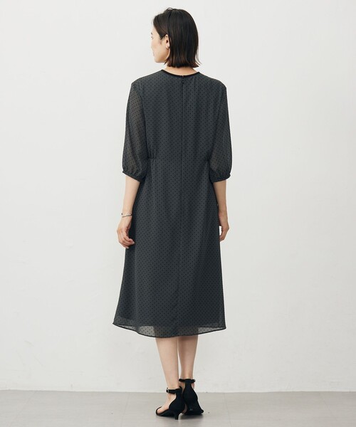 J.PRESS（ジェイプレス）の「【洗える】ドットフロッキープリント ワンピース（ワンピース・レディース・グレー系5/ブラウン系5・11/9）」の4枚目の写真