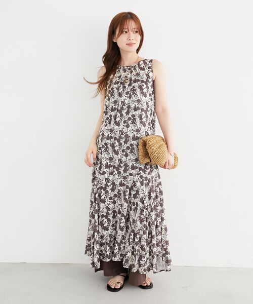 le.coeur blanc(ルクールブラン)の「Fanakaフラワーノースリワンピース(ワンピース・レディース・ブラウン/ブラック・38)」の2枚目の写真