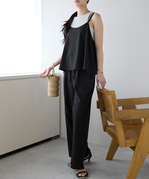 PREFERIR（プレフェリール）の「セットアップ とろみ ワイドパンツ＆キャミソール ２点セット（その他パンツ・レディース・ブラック/ブラウン・MEDIUM/LARGE）」の2枚目の写真