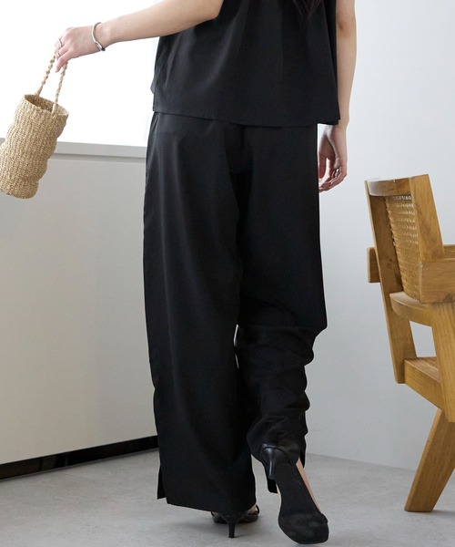 PREFERIR（プレフェリール）の「セットアップ とろみ ワイドパンツ＆キャミソール ２点セット（その他パンツ・レディース・ブラック/ブラウン・MEDIUM/LARGE）」の12枚目の写真