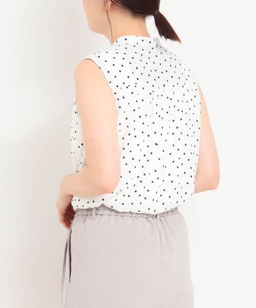 NOLLEY'S LIGHT(ノーリーズライト)の「フロントラッフルブラウス(シャツ/ブラウス・レディース・ブラック系その他/ホワイト系その他5/ホワイト系その他/ブルー系その他・38)」の8枚目の写真