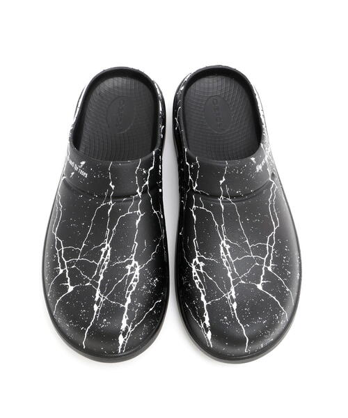 OOFOS（ウーフォス）の「OOFOSxChildren of the discordance / OOcloog ウークロッグ サンダル（サンダル・メンズ・ブラック・26/25/29/28/27）」の5枚目の写真