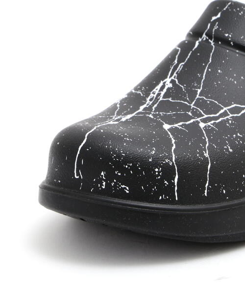 OOFOS（ウーフォス）の「OOFOSxChildren of the discordance / OOcloog ウークロッグ サンダル（サンダル・メンズ・ブラック・26/25/29/28/27）」の9枚目の写真