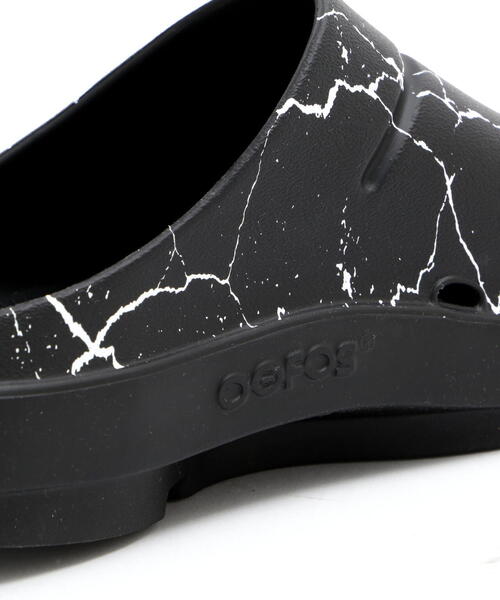 OOFOS（ウーフォス）の「OOFOSxChildren of the discordance / OOcloog ウークロッグ サンダル（サンダル・メンズ・ブラック・26/25/29/28/27）」の12枚目の写真