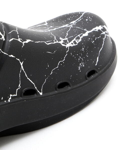 OOFOS（ウーフォス）の「OOFOSxChildren of the discordance / OOcloog ウークロッグ サンダル（サンダル・メンズ・ブラック・26/25/29/28/27）」の13枚目の写真