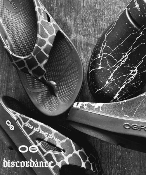 OOFOS（ウーフォス）の「OOFOSxChildren of the discordance / OOcloog ウークロッグ サンダル（サンダル・メンズ・ブラック・26/25/29/28/27）」の15枚目の写真