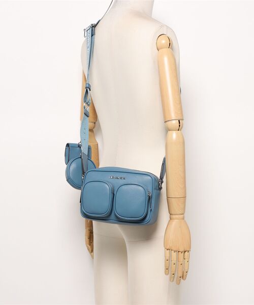 MICHAEL KORS（マイケルコース）の「JET SET ITEM MD PKT XBDY W ATTCH クロスボディ（ショルダーバッグ・レディース・ブルー系・FREE）」の3枚目の写真