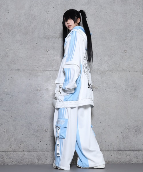 Amilige(アミリージュ)の「ハトメベルト付きライン入りZIPトップス(パーカー・レディース・ブラック×パープル/ブラック×ホワイト/ホワイト・FREE)」の11枚目の写真