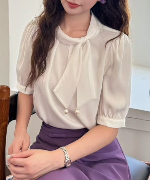 Lace Ladies(レースレディース)の「スタンドカラー ボウタイ リボン パール付き 半袖 ブラウス(シャツ/ブラウス・レディース・ピンク/アイボリー/ホワイト・M)」の2枚目の写真