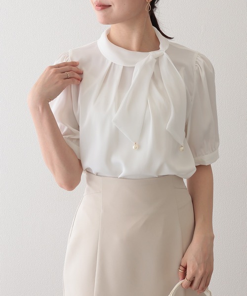 Lace Ladies(レースレディース)の「スタンドカラー ボウタイ リボン パール付き 半袖 ブラウス(シャツ/ブラウス・レディース・ピンク/アイボリー/ホワイト・M)」の5枚目の写真
