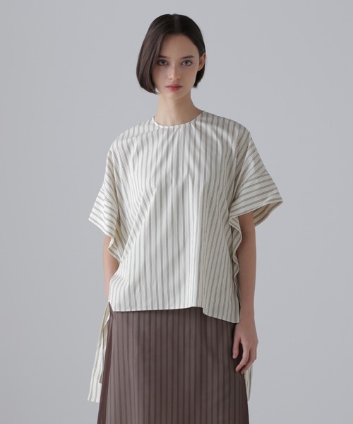 ADORE(アドーア)の「コンパクトコットンブラウス(シャツ/ブラウス・レディース・ホワイト/ベージュ/ブルー・38)」の2枚目の写真