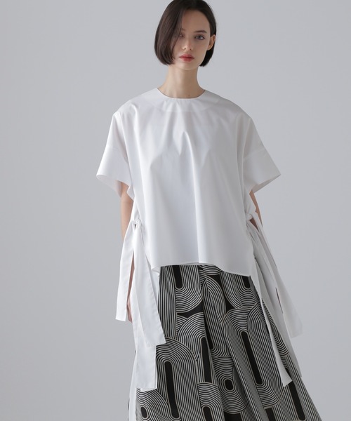 ADORE(アドーア)の「コンパクトコットンブラウス(シャツ/ブラウス・レディース・ホワイト/ベージュ/ブルー・38)」の1枚目の写真