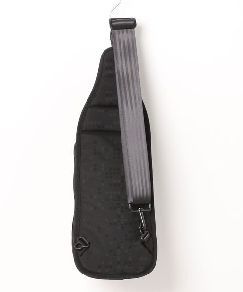 Manhattan Portage BLACK LABEL(マンハッタンポーテージ ブラックレーベル)の「NORTH FORK CROSS BODY BAG(ボディバッグ/ウエストポーチ・メンズ・ブラック・SMALL)」の17枚目の写真