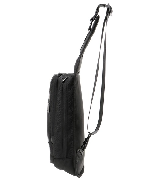 Manhattan Portage BLACK LABEL(マンハッタンポーテージ ブラックレーベル)の「NORTH FORK CROSS BODY BAG(ボディバッグ/ウエストポーチ・メンズ・ブラック・SMALL)」の3枚目の写真