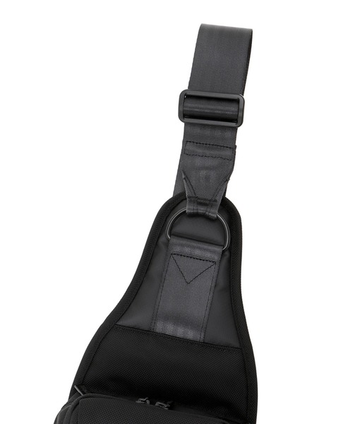 Manhattan Portage BLACK LABEL(マンハッタンポーテージ ブラックレーベル)の「NORTH FORK CROSS BODY BAG(ボディバッグ/ウエストポーチ・メンズ・ブラック・SMALL)」の8枚目の写真