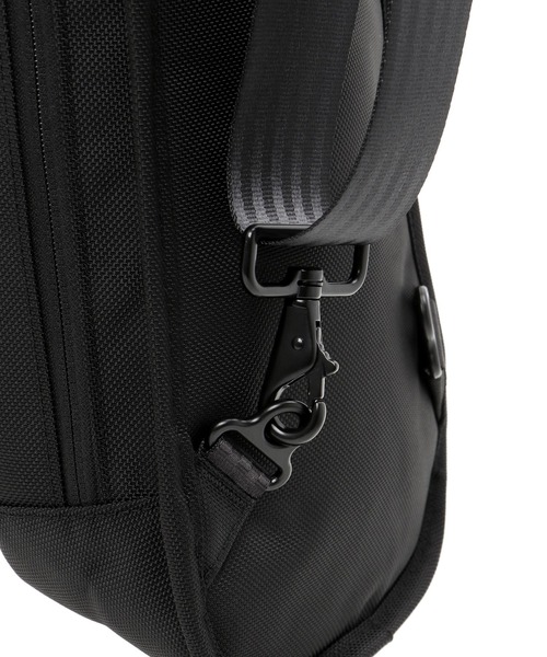 Manhattan Portage BLACK LABEL(マンハッタンポーテージ ブラックレーベル)の「NORTH FORK CROSS BODY BAG(ボディバッグ/ウエストポーチ・メンズ・ブラック・SMALL)」の9枚目の写真