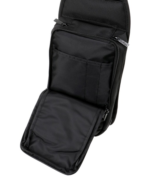 Manhattan Portage BLACK LABEL(マンハッタンポーテージ ブラックレーベル)の「NORTH FORK CROSS BODY BAG(ボディバッグ/ウエストポーチ・メンズ・ブラック・SMALL)」の11枚目の写真