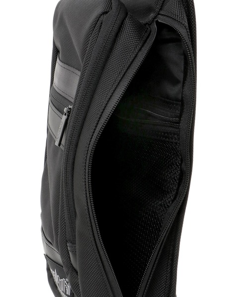 Manhattan Portage BLACK LABEL(マンハッタンポーテージ ブラックレーベル)の「NORTH FORK CROSS BODY BAG(ボディバッグ/ウエストポーチ・メンズ・ブラック・SMALL)」の14枚目の写真