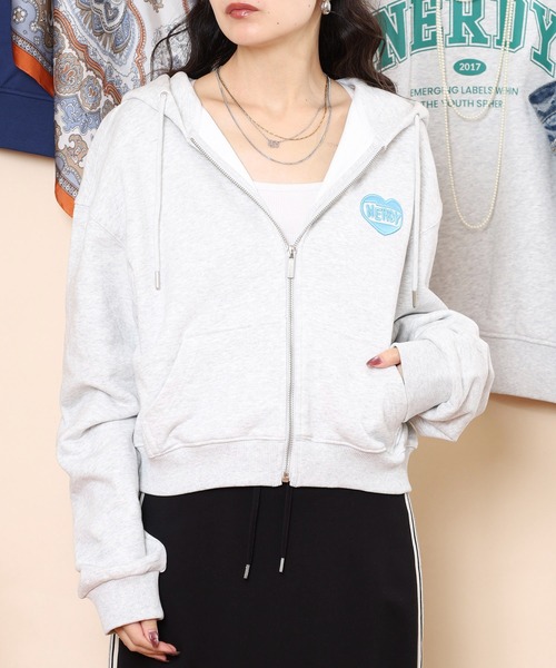 NERDY(ノルディ)の「ソフレクロップドフーディージップアップ(パーカー・レディース・ブラック/ベージュ/ホワイト/ブルー・SS/S/M)」の17枚目の写真