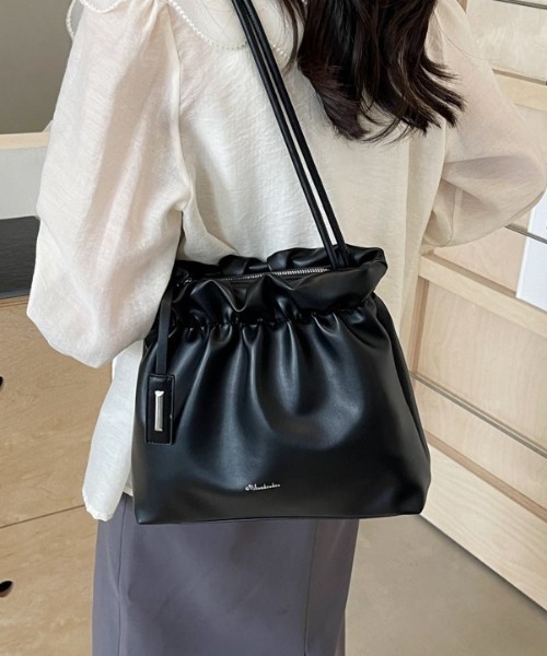 yuue' ( wear )(ユーイ)の「ギャザーフリルショルダーバッグ(ショルダーバッグ・レディース・アイボリー/ブラック・FREE)」の18枚目の写真