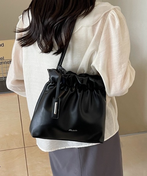 yuue' ( wear )(ユーイ)の「ギャザーフリルショルダーバッグ(ショルダーバッグ・レディース・アイボリー/ブラック・FREE)」の19枚目の写真