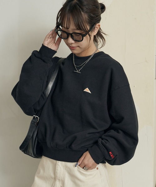 KELTY(ケルティ)の「KELTY/ケルティ ミニロゴクロップドクルーネック スウェット トレーナー(スウェット・レディース・ヘザーグレー/ホワイト/ネイビー/ベージュ/ブラック・FREE)」の2枚目の写真