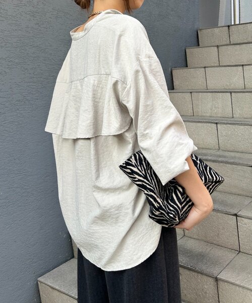 Jena espace merveilleux（ジェナ　エスパスメルヴェイユ）の「ピーチスキンラッフルシャツ（シャツ/ブラウス・レディース・ライトグレー/ブラック/イエロー・FREE）」の16枚目の写真