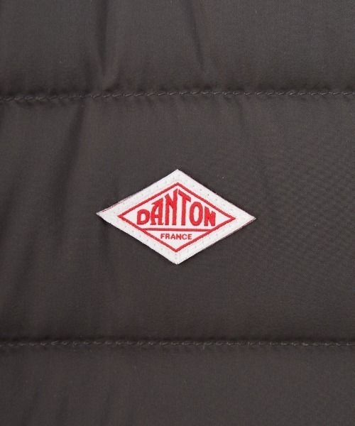 DANTON（ダントン）の「[DANTON/ダントン] インナーダウン クルーネックベスト（ダウンベスト・レディース・ブラック/チャコール/ライトベージュ・L/M/S）」の22枚目の写真