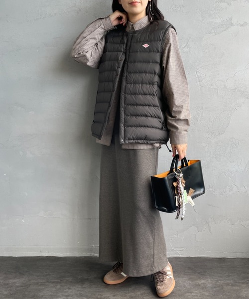 DANTON（ダントン）の「[DANTON/ダントン] インナーダウン クルーネックベスト（ダウンベスト・レディース・ブラック/チャコール/ライトベージュ・L/M/S）」の6枚目の写真